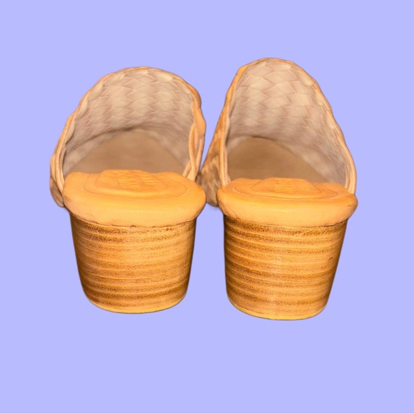 Victoria Handwoven Goatskin Mules🤎 - Picture 6 of 8